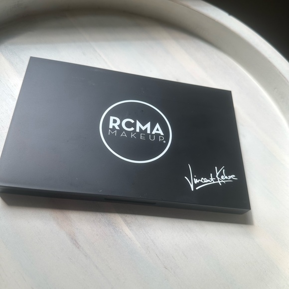 RMCA VK Foundation/Concealer Palette #11 - MUA RETIREMENT SALE! - Picture 2 of 6